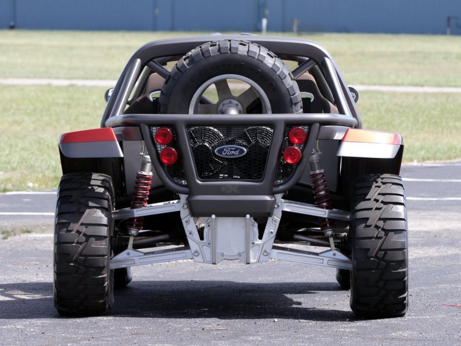 Ford EX Concept 2001 года  (фото 18 из 19)